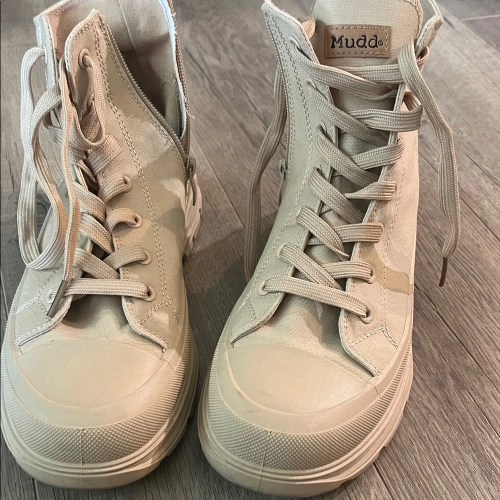 Mudd Women's Beige High-Top Sneakers - Picture 1 of 5